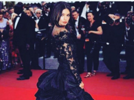 Emily Ratajkowski zjawiskowo w Cannes